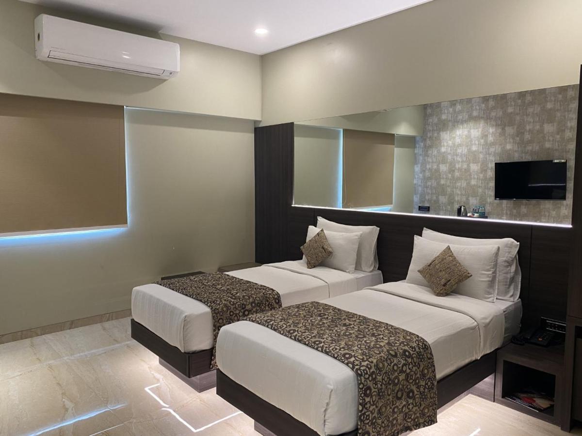 Hotel Landmark Fort Мумбаи Экстерьер фото