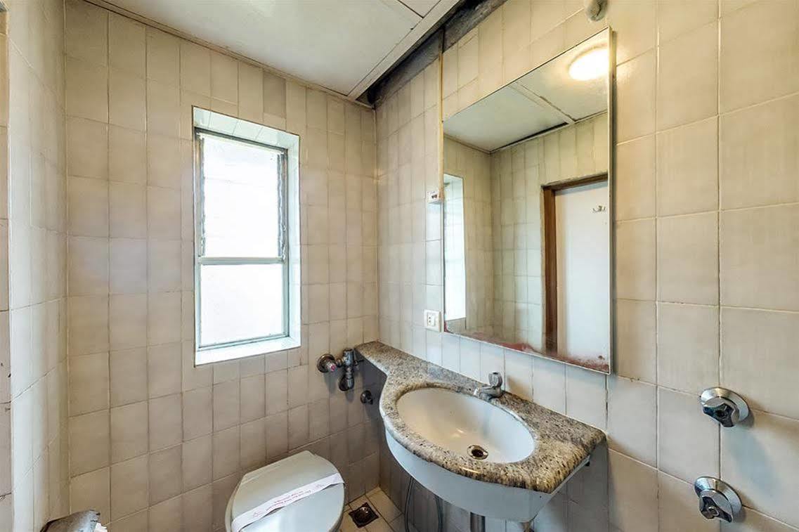 Hotel Landmark Fort Мумбаи Экстерьер фото