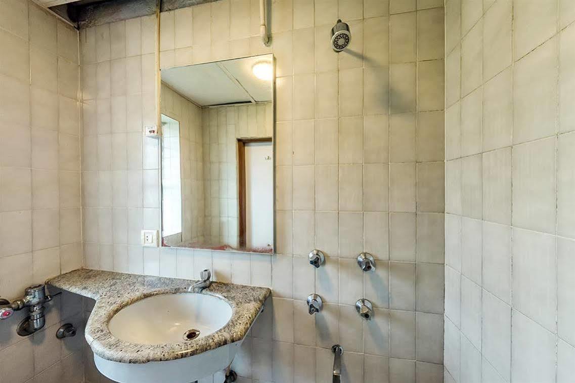 Hotel Landmark Fort Мумбаи Экстерьер фото