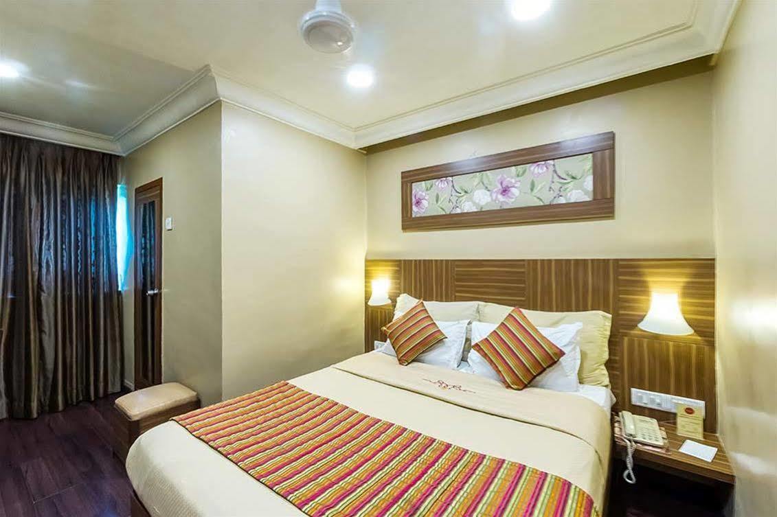 Hotel Landmark Fort Мумбаи Экстерьер фото